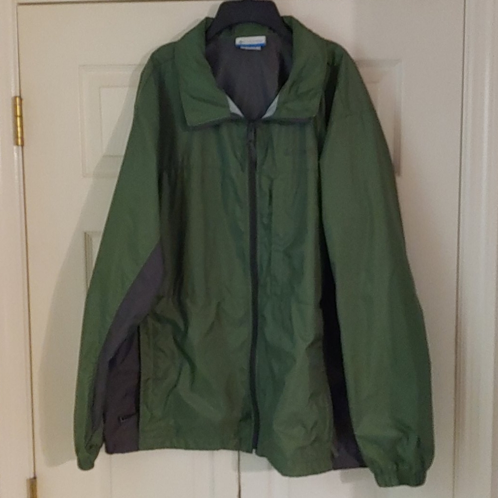 Columbia Packable rain Windbreaker XL
